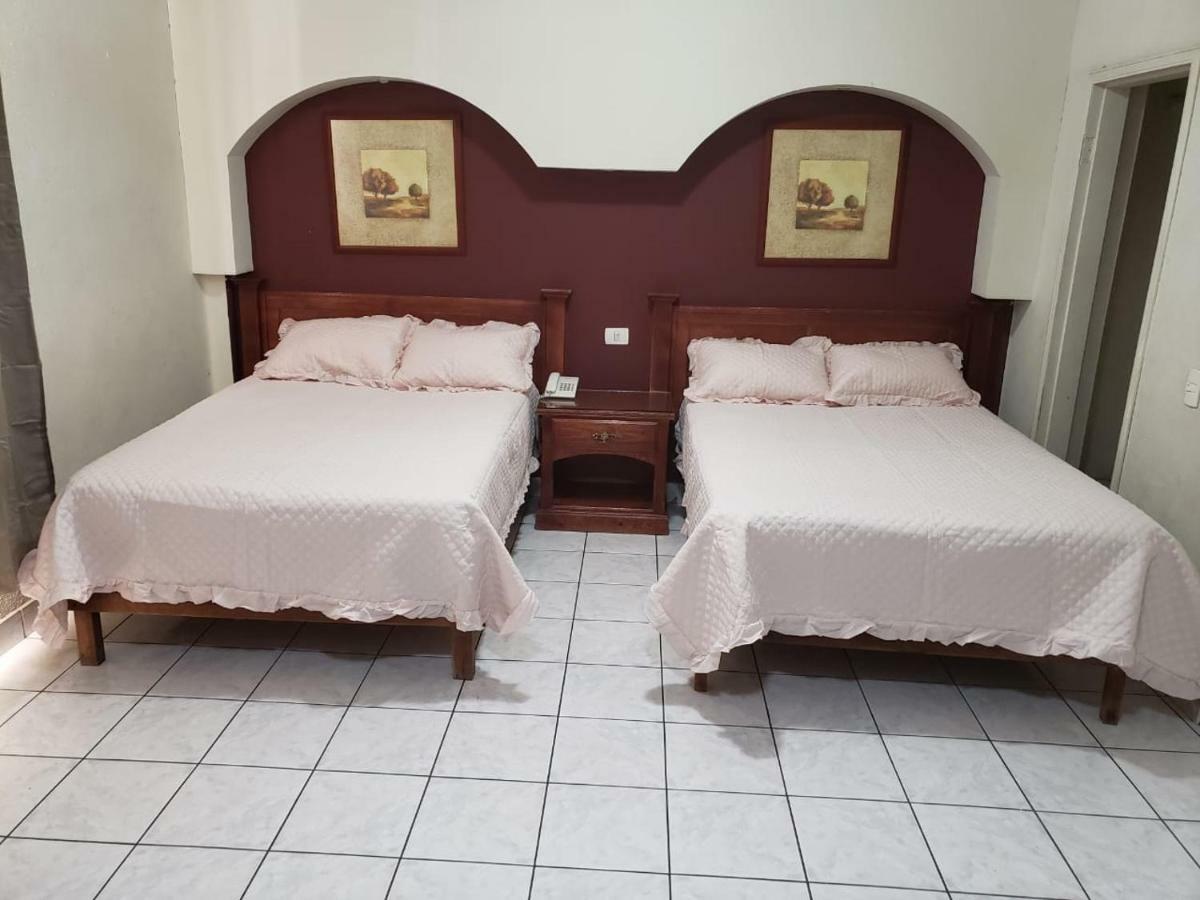 Hotel Baeza Delicias Exteriér fotografie