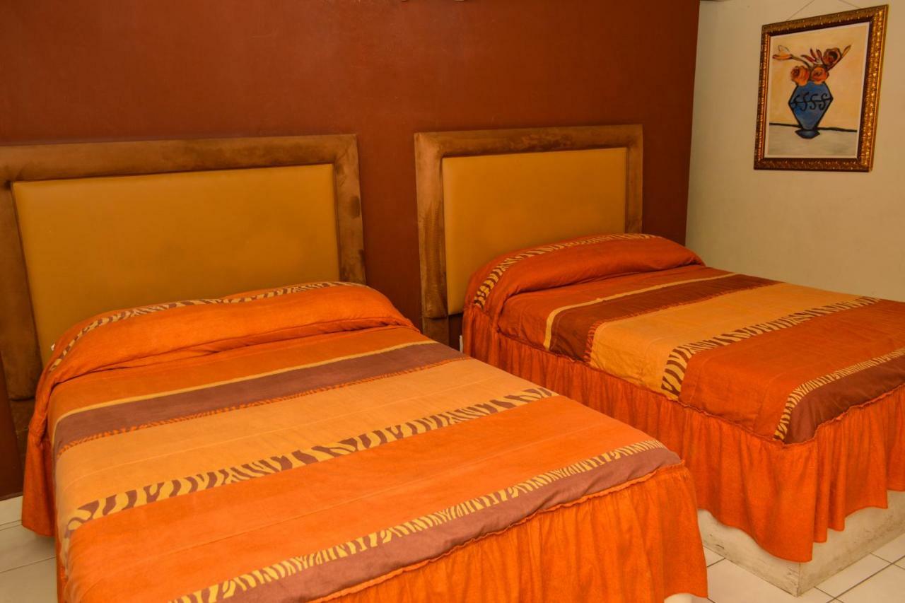 Hotel Baeza Delicias Exteriér fotografie